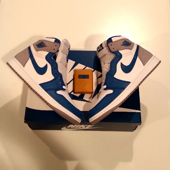Jordan 1 Retro High OG "True Blue" Brand New/Ds Size 9.5 Mens - Picture 1 of 5